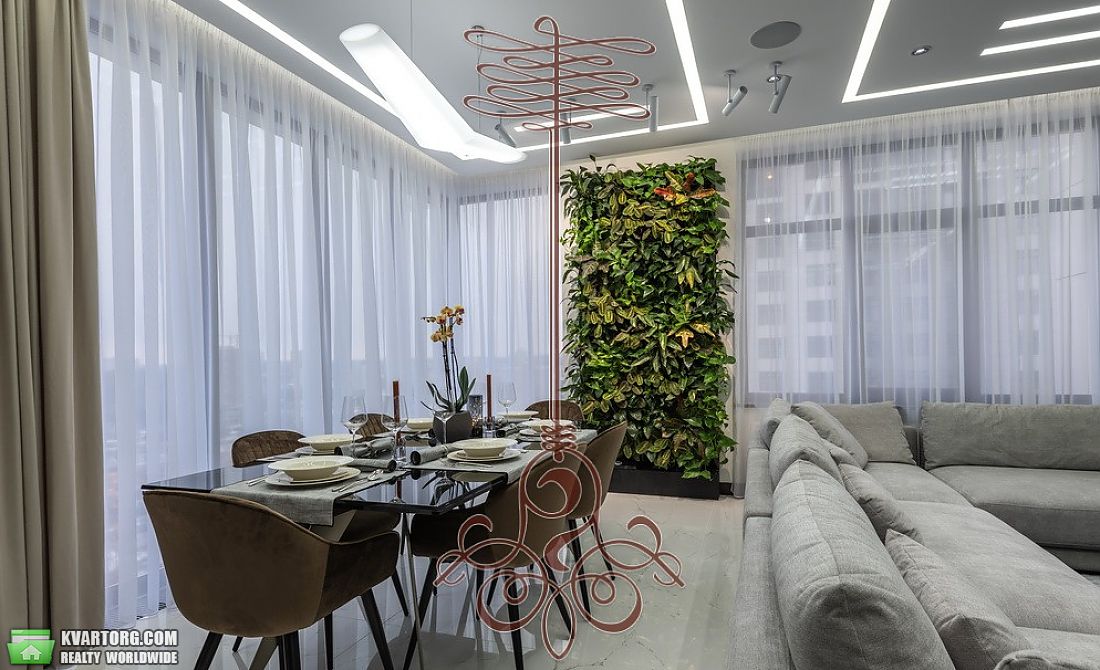 Sell 4-room apartment. Киев,  Драгомирова — photo 2