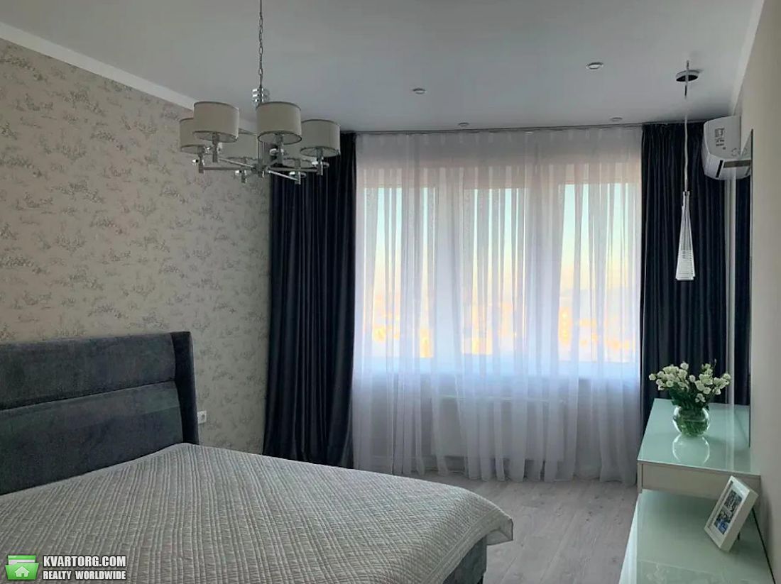 Rent out 2-room apartment. Киев,  Никольско-Слободская — photo 4