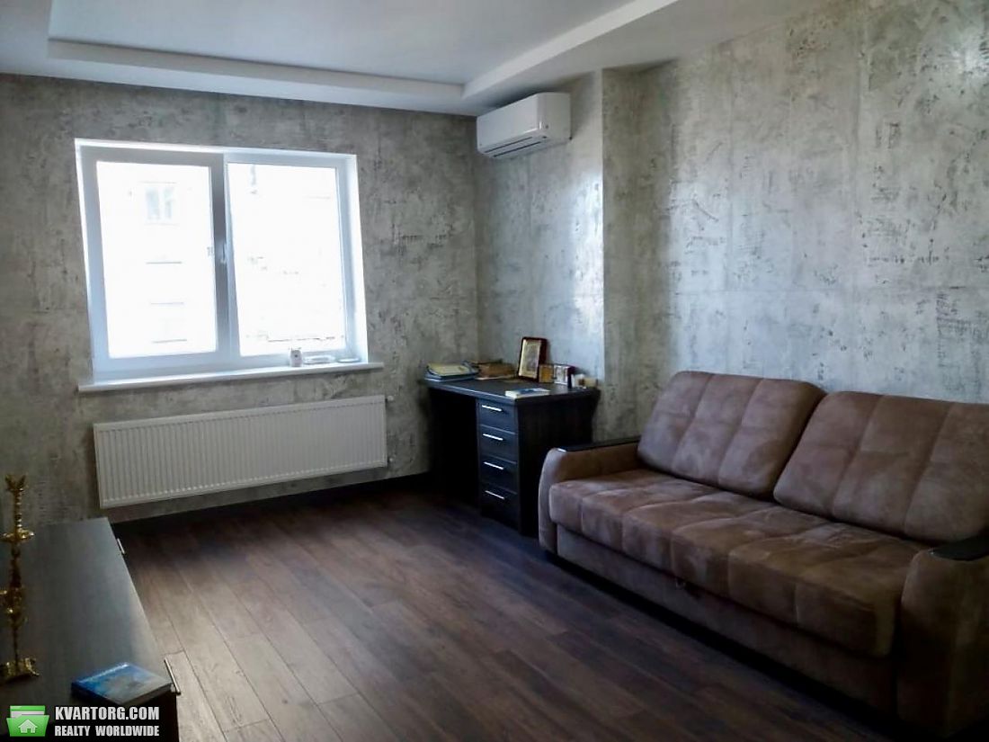 Rent out 4-room apartment. Киев,  Туманяна — photo 4