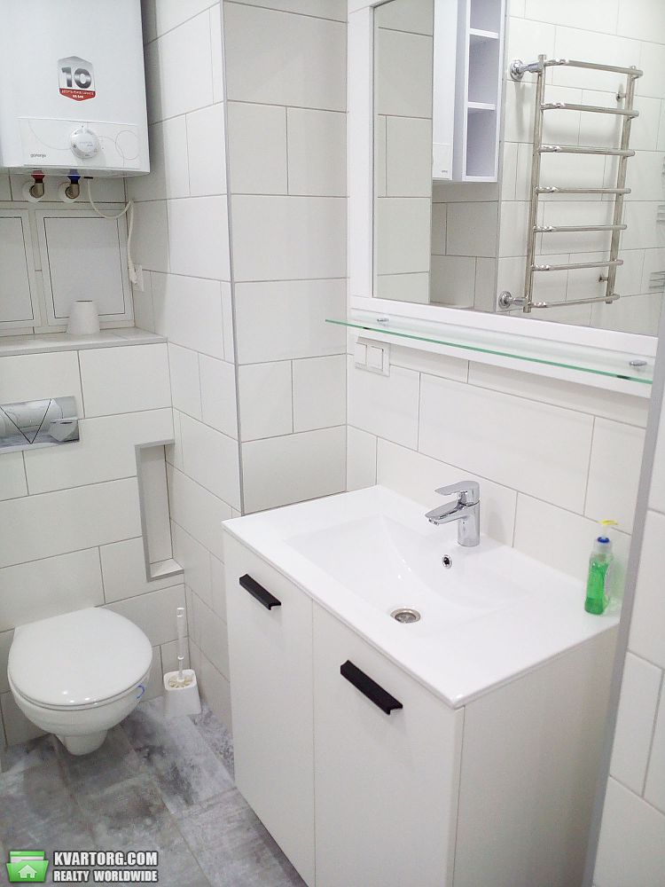 Rent out 3-room apartment. Киев,  Андрющенко — photo 7