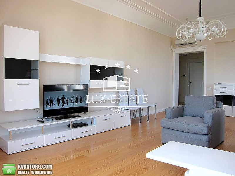 Rent out 4-room apartment. Киев,  Мазепы — photo 2
