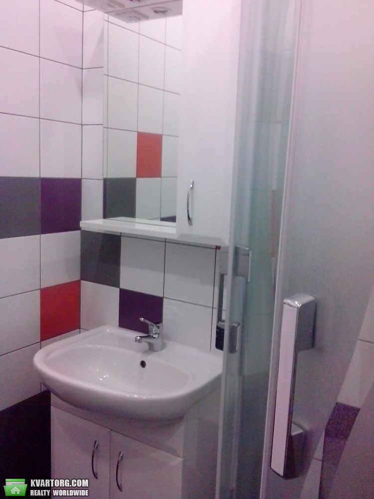Rent out 1-room apartment. Киев,  Жмеринская — photo 8
