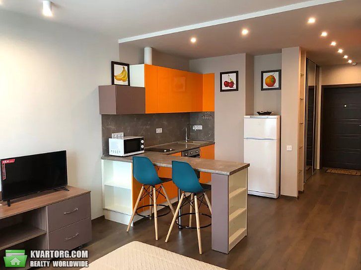 Rent out 1-room apartment. Киев,  Харьковское шоссе — photo 1