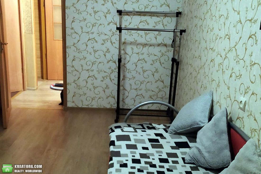 Rent out 2-room apartment. Киев,  Шамрыло — photo 4