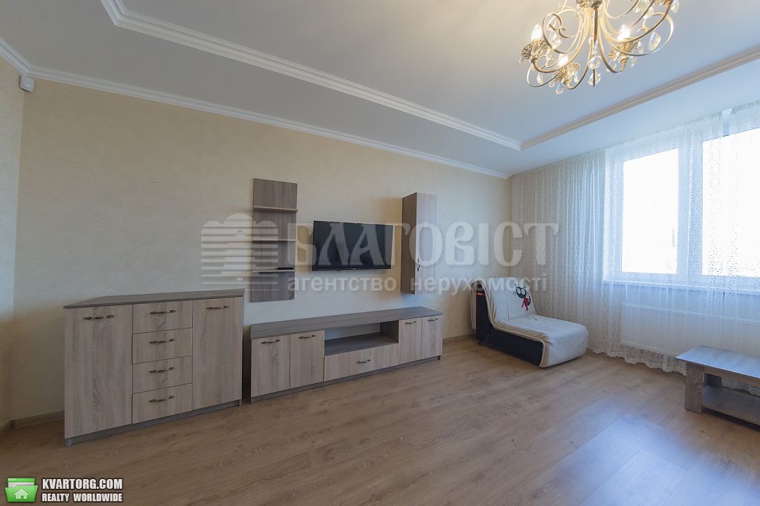 Rent out 3-room apartment. Киев,  Рижская — photo 5