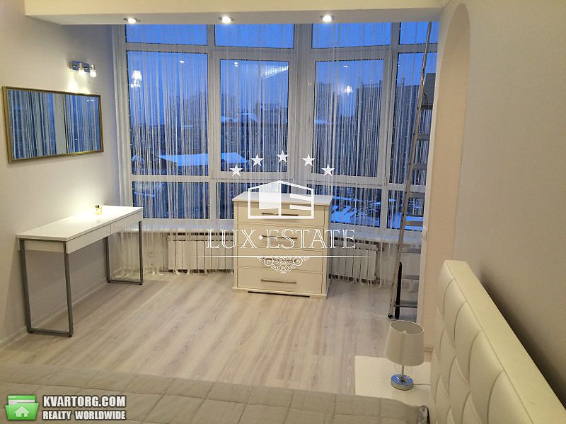Rent out 2-room apartment. Киев,  Артема — photo 3