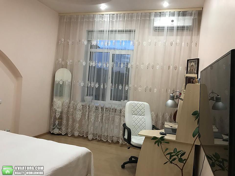 Rent out 2-room apartment. Киев,  Фрунзе — photo 2