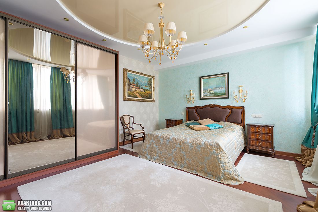 Sell 4-room apartment. Киев,  Вышгородская — photo 4