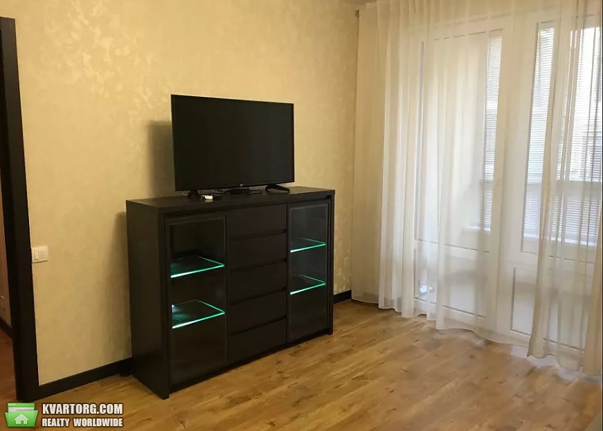 Rent out 2-room apartment. Киев, Практичная — photo 4
