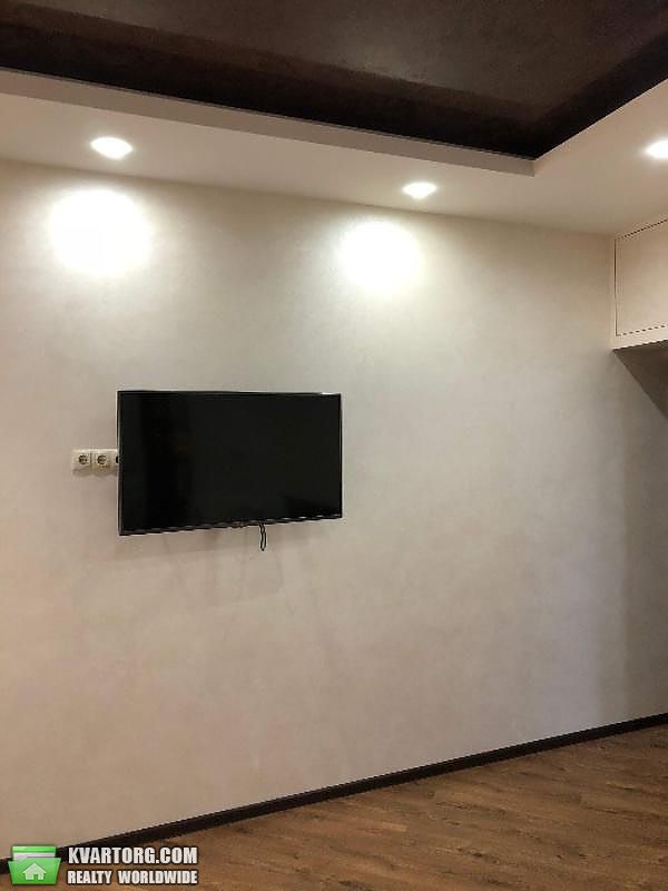 Rent out 3-room apartment. Киев,  Барбюса — photo 2