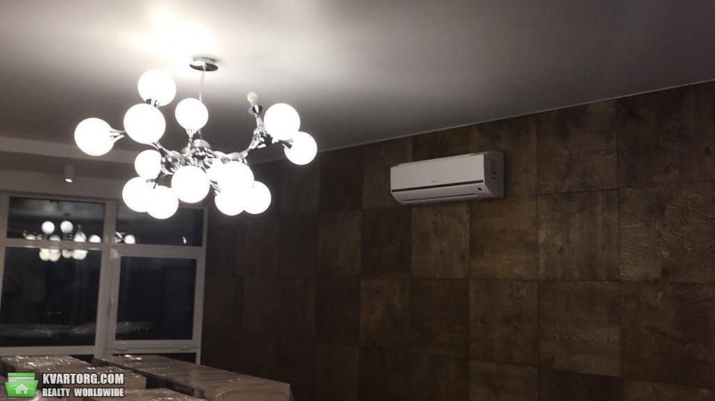 Rent out 3-room apartment. Киев,  Кловский спуск — photo 1
