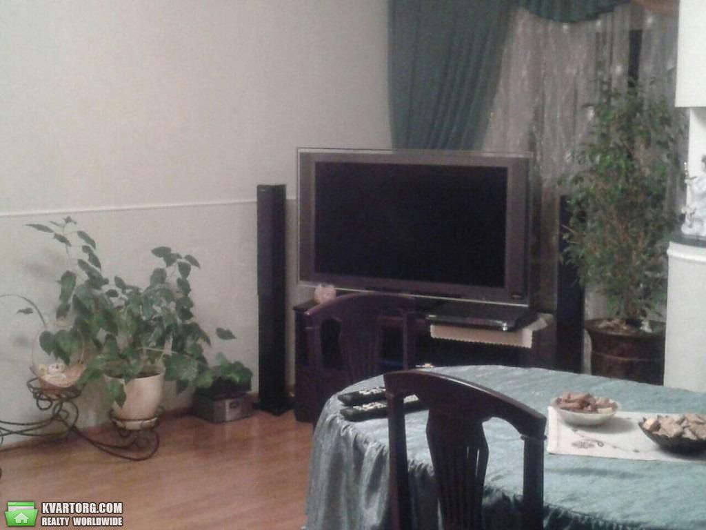 Rent out 2-room apartment. Киев,  Туровская — photo 1