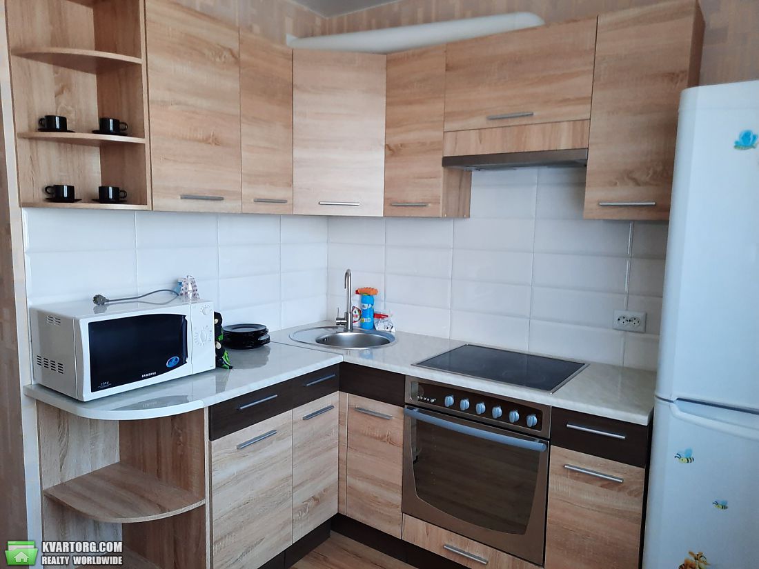 Rent out 2-room apartment. Киев,  Правды пр — photo 1