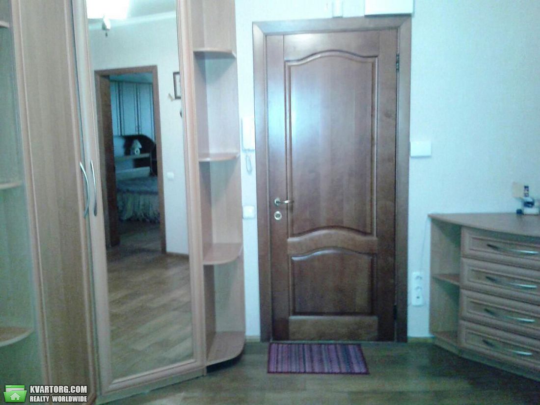 Rent out 2-room apartment. Киев,  Туровская — photo 4