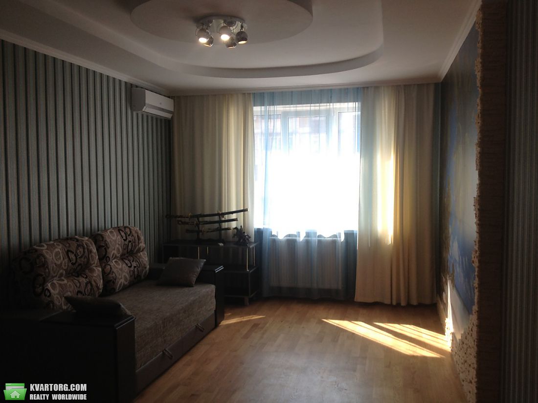 Rent out 3-room apartment. Киев,  Ревуцкого — photo 5