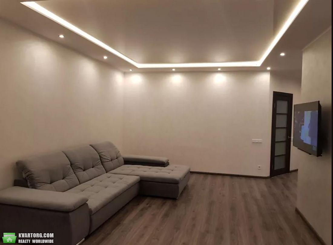 Rent out 4-room apartment. Киев,  Макеевский пер — photo 1