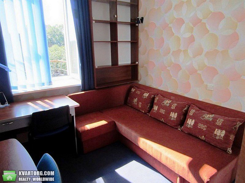 Rent out 3-room apartment. Киев,  Стрелецкая — photo 1