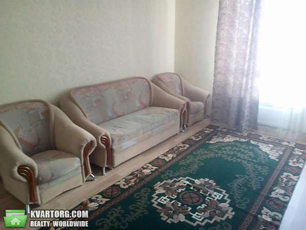 Rent out 2-room apartment. Киев,  Заречная — photo 1