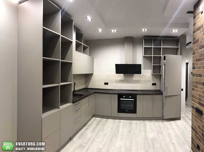 Rent out 2-room apartment. Киев,  Жилянская — photo 3