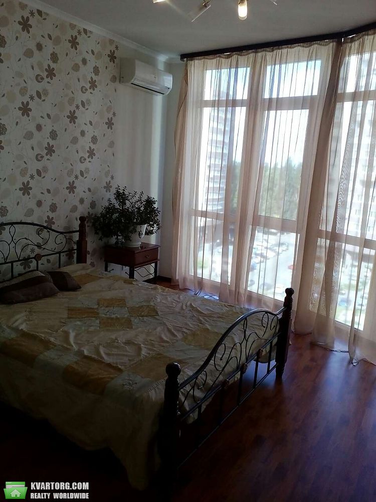 Rent out 2-room apartment. Киев, бул.Кольцова — photo 1