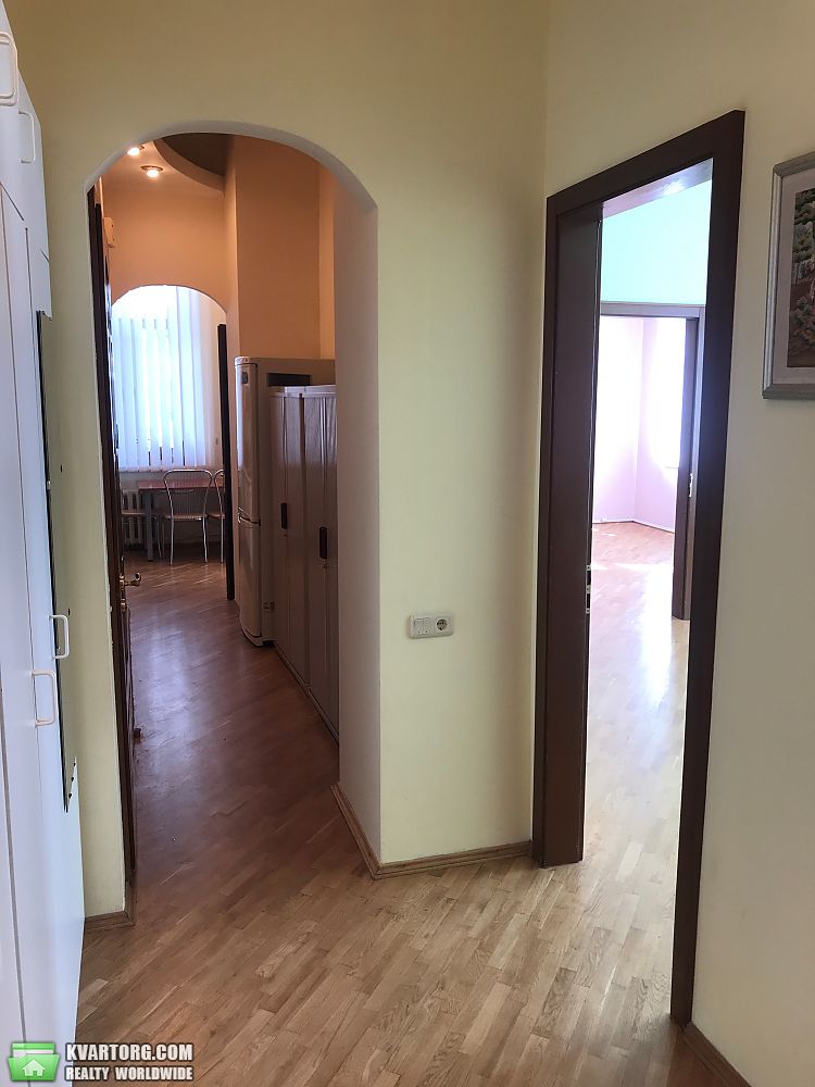 Rent out 3-room apartment. Киев, Лютеранская. — photo 1