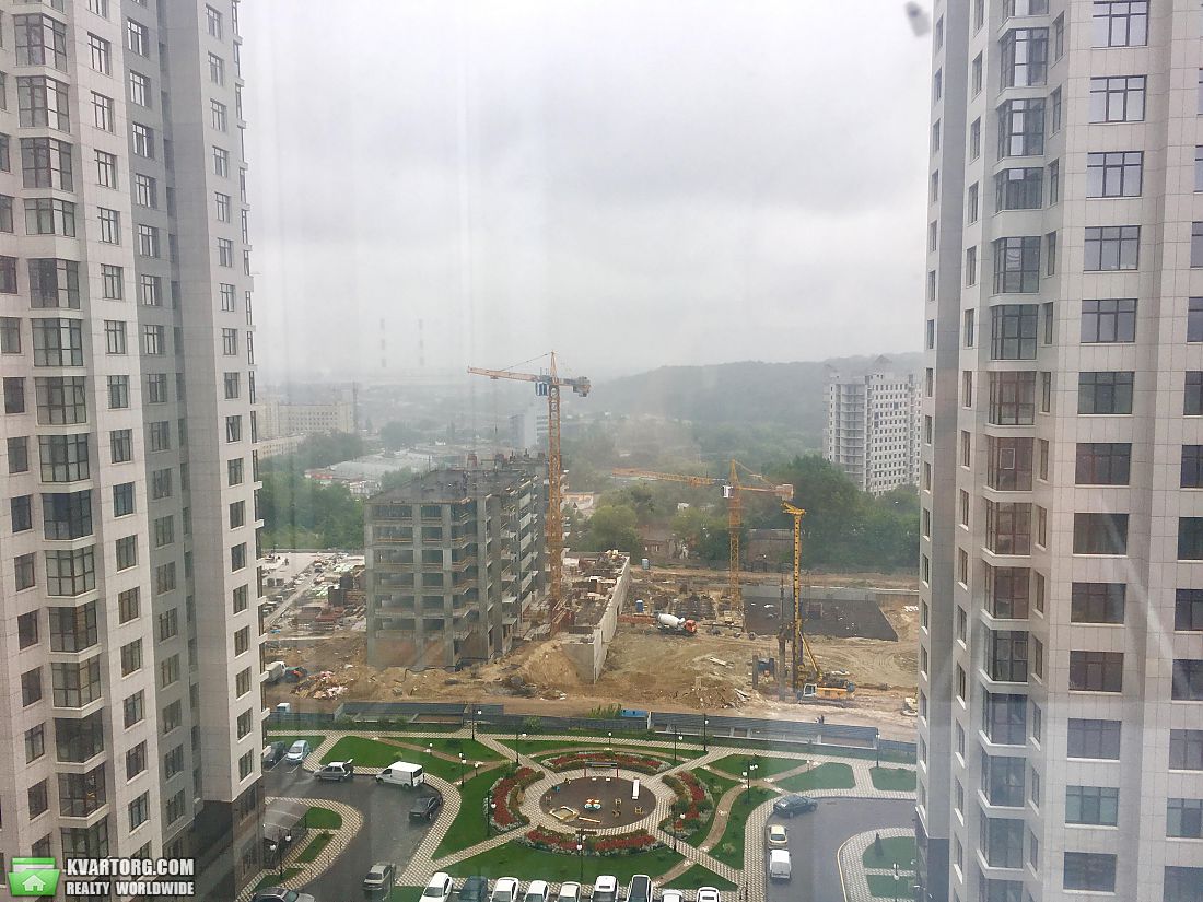 Sell multi-room apartment. Киев,  Драгомирова — photo 2