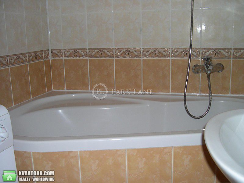 Rent out 2-room apartment. Киев,  Малая Житомирская — photo 8