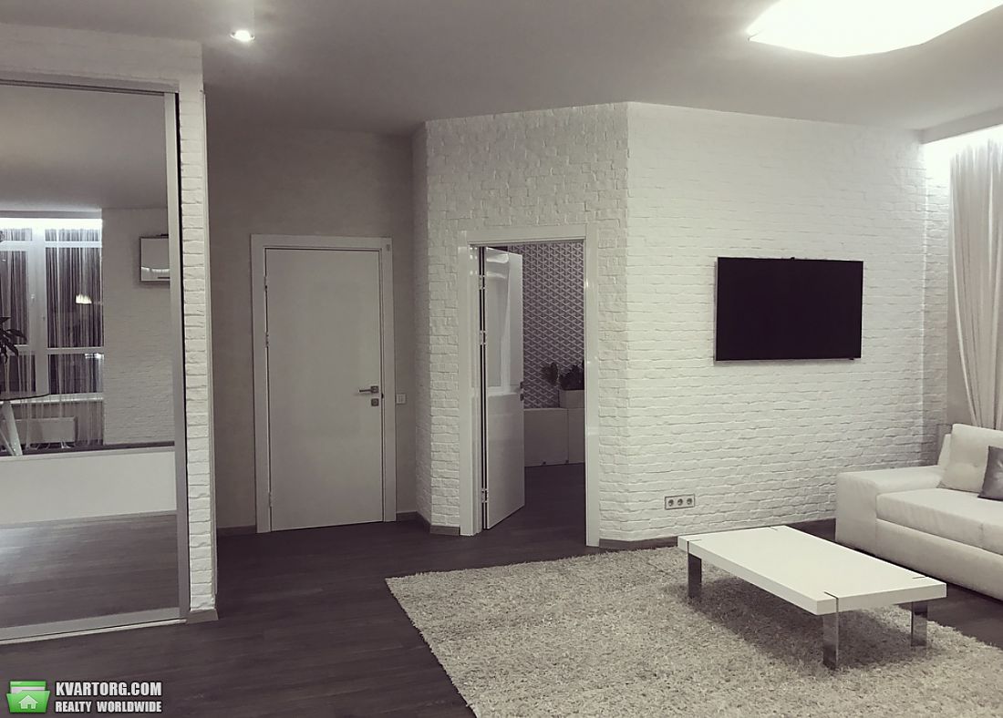 Rent out 3-room apartment. Киев, Драгомирова — photo 2