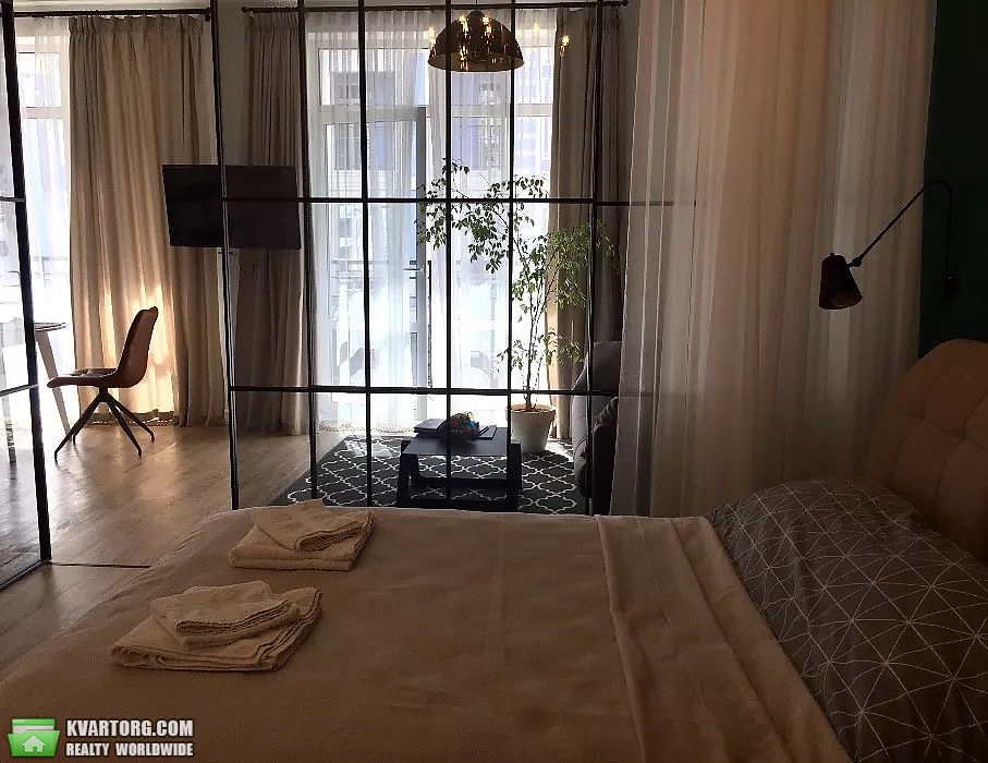 Sell 1-room apartment. Киев, Дегтярная — photo 1