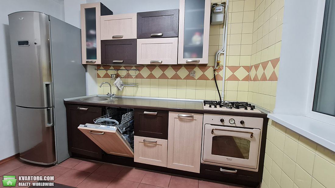 Rent out 2-room apartment. Киев, Вершигоры Петра ул. — photo 6