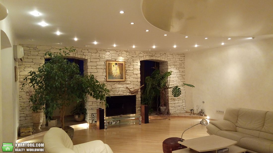 Sell 4-room apartment. Киев,  Драгоманова — photo 1