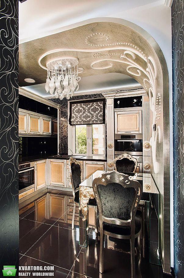 Rent out 3-room apartment. Киев,  Щекавицкая — photo 1