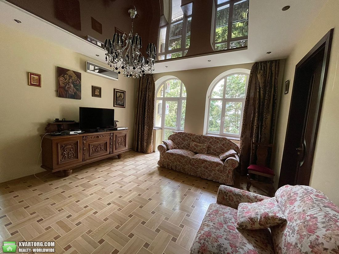 Rent out 3-room apartment. Львов, Франка — photo 1