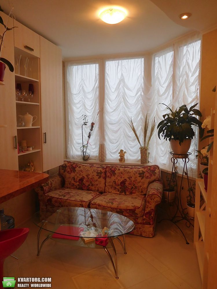 Sell 1-room apartment. Киев, Житняя — photo 1