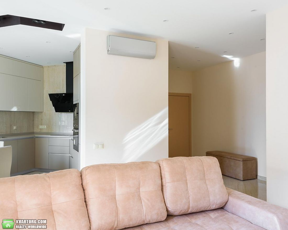 Rent out 2-room apartment. Киев, ул. Барбюса Анри — photo 3