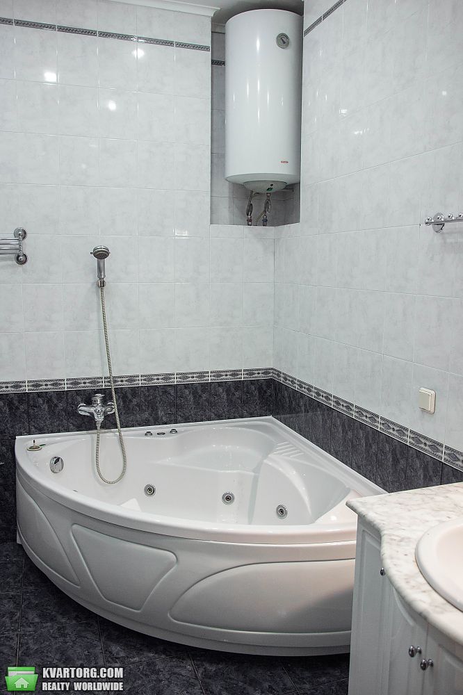 Rent out 3-room apartment. Киев,  Малоподвальная — photo 8