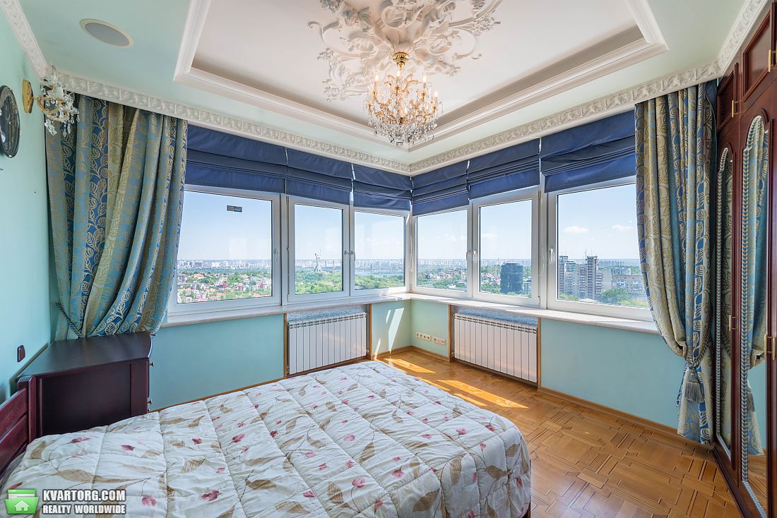 Rent out 4-room apartment. Киев, Леси Украинки бульв. — photo 6