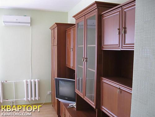 Rent out 2-room apartment. Киев, Отдыха ул. — photo 10