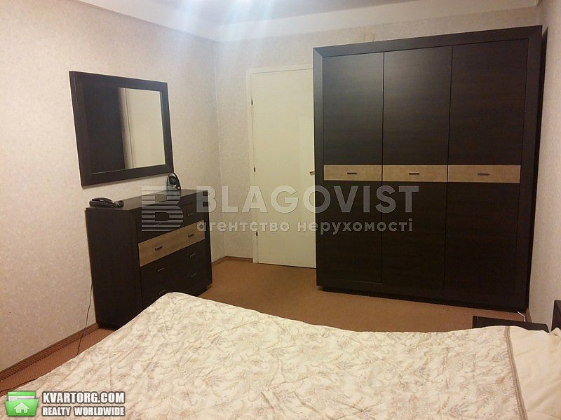 Rent out 2-room apartment. Киев,  Русановский бул — photo 4