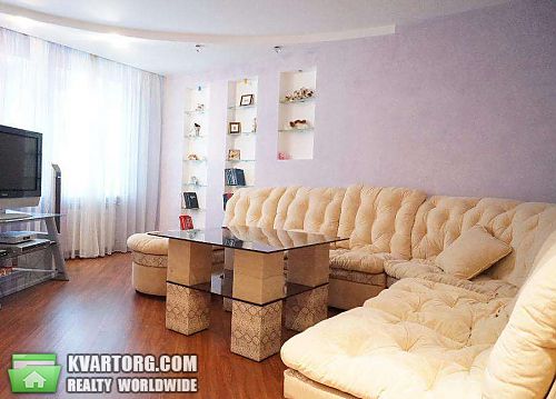 Rent out 3-room apartment. Киев, Межигорская — photo 1