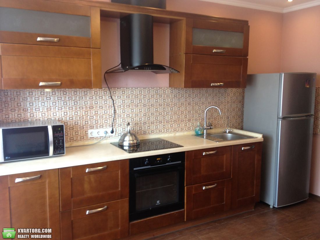 Rent out 3-room apartment. Киев,  Ревуцкого — photo 7