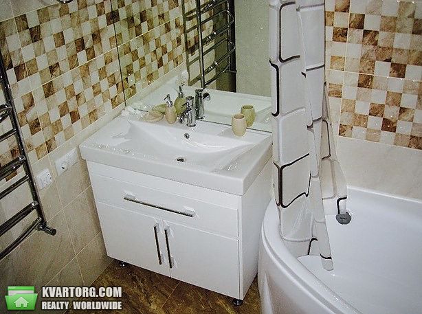 Rent out 3-room apartment. Киев,  Почайнинская — photo 4