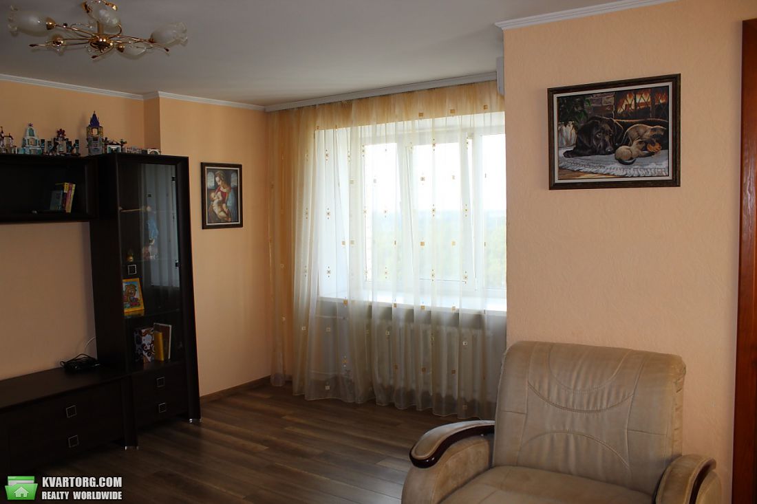 Rent out 2-room apartment. Киев,  Олевская — photo 1
