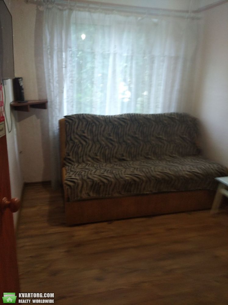 Rent out 2-room apartment. Киев, Миру проспект — photo 1