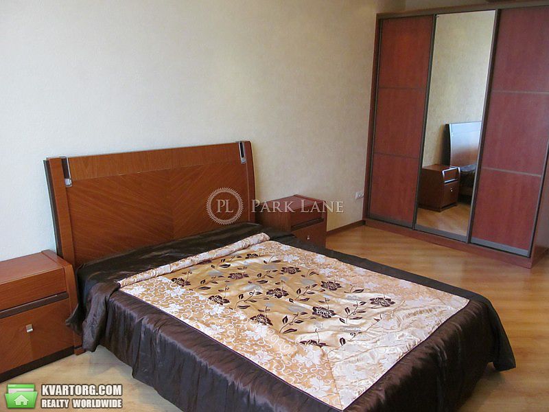Rent out 2-room apartment. Киев,  Жилянская — photo 4