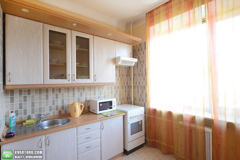 Rent out 2-room apartment. Киев, Бассейная — photo 4