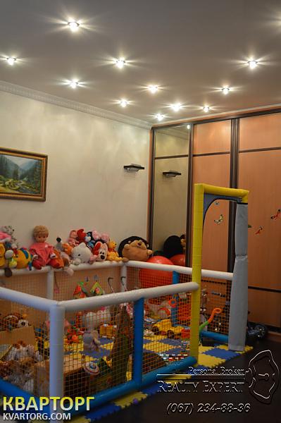 Sell 2-room apartment. Киев,  Артема — photo 1