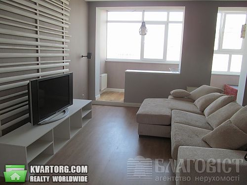 Sell 2-room apartment. Киев, Щорса — photo 1