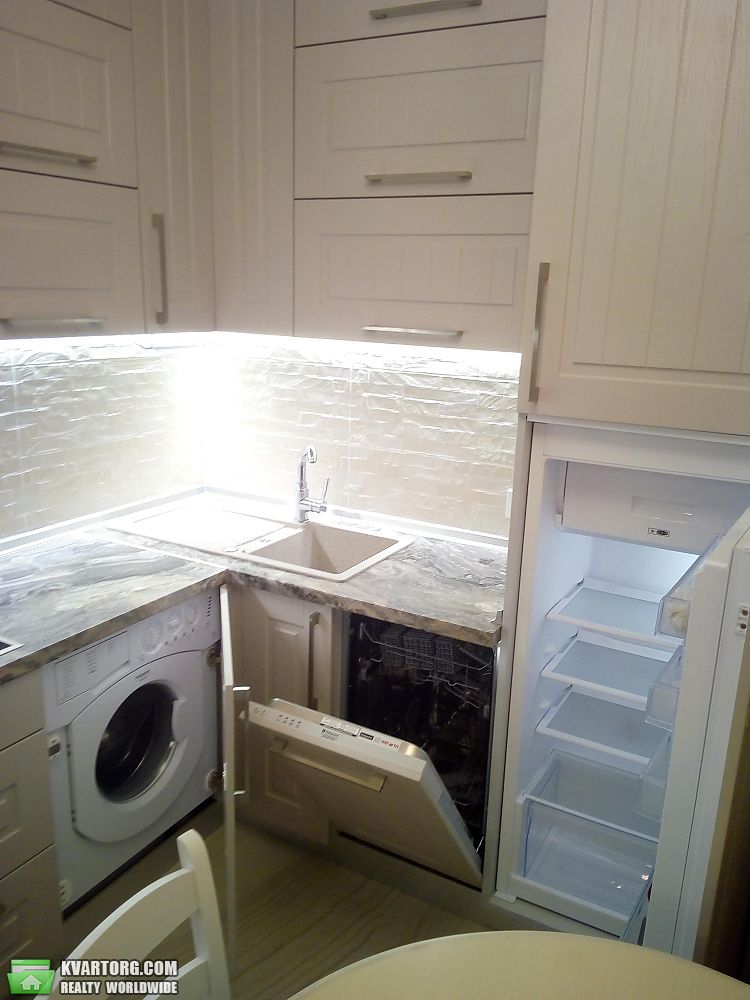 Rent out 2-room apartment. Киев, Петропавловская — photo 2