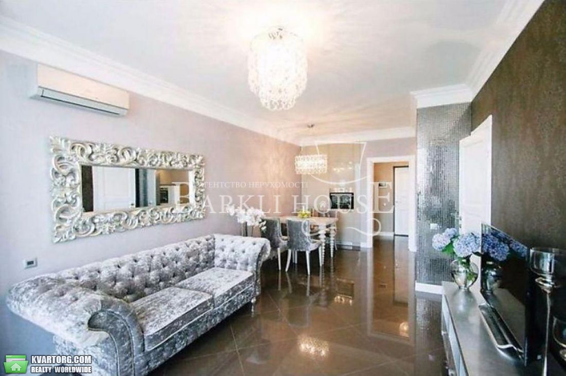Rent out 2-room apartment. Киев,  Черновола — photo 1